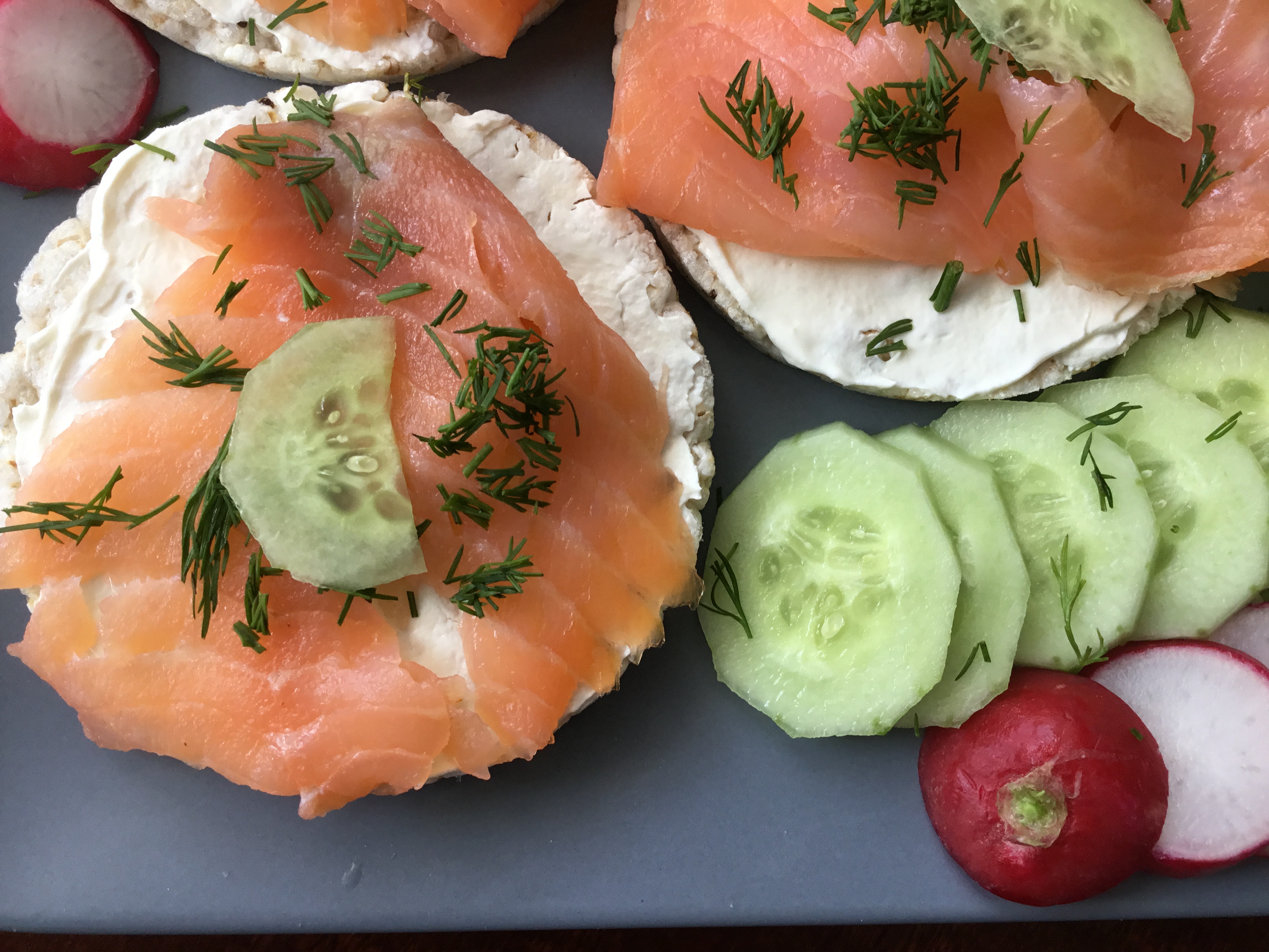 Low FODMAP Smoked salmon and cream cheese canape - Fit FODMAP Foodie