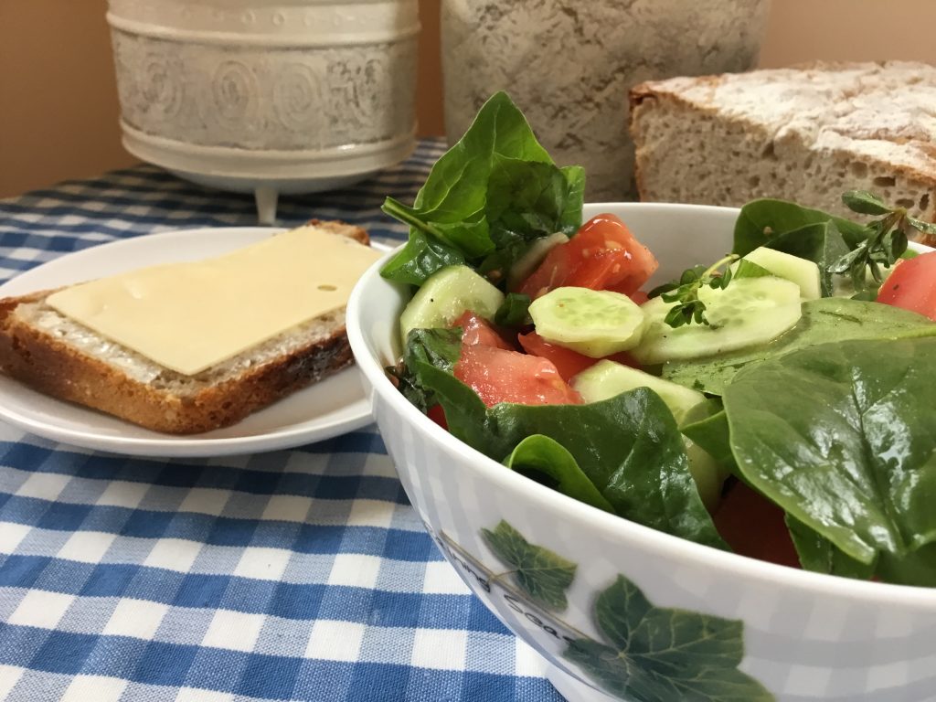 Tomato and fresh spinach salad
